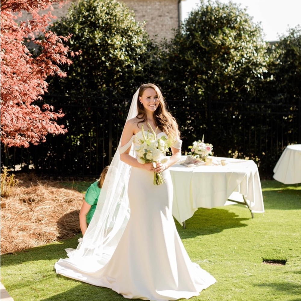Wedding Dress! Originally 2.5k. Worn only 3 hours! Dry cleaned, like brand new